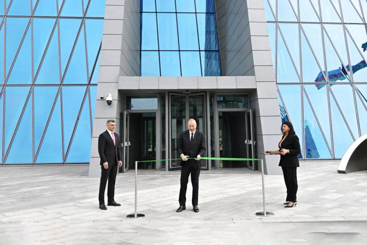 Prezident İlham Əliyev Mərkəzi Bankın yeni binasının açılışında iştirak edib