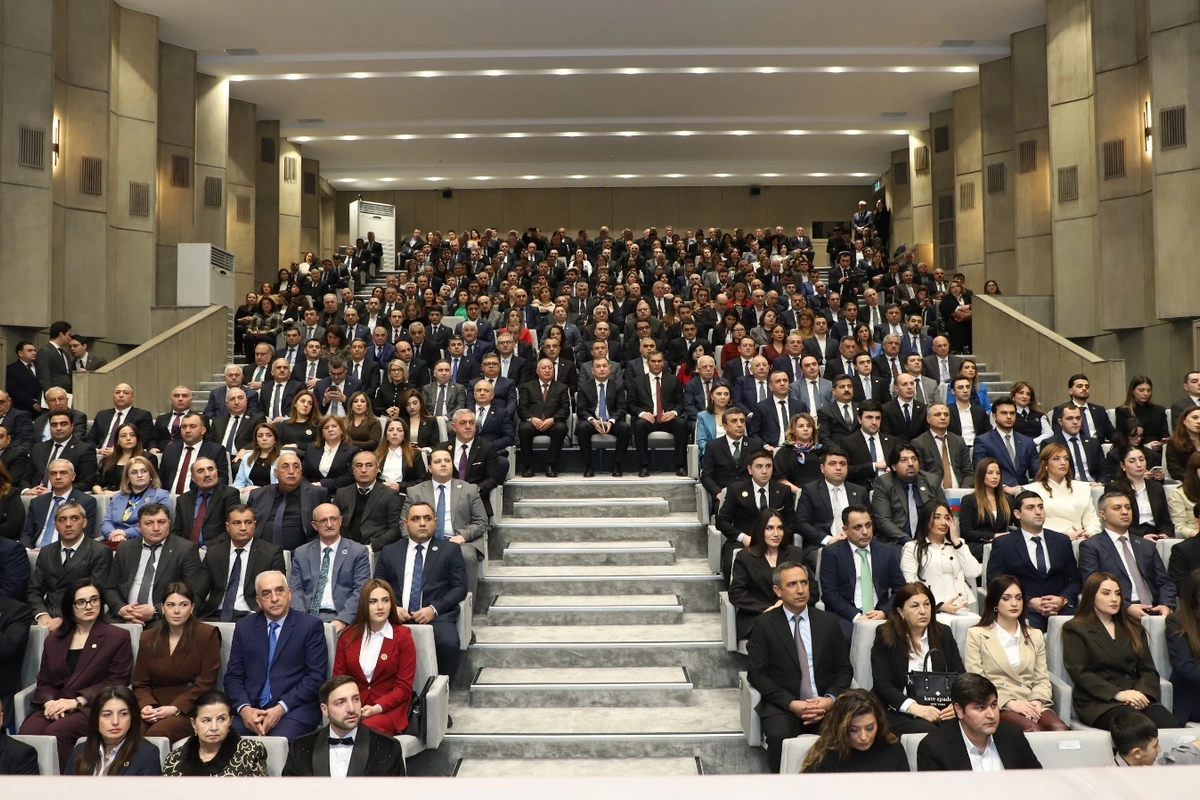 Azərbaycan Həmkarlar İttifaqları Konfederasiyasının yaradılmasının 33 illiyi qeyd olunub