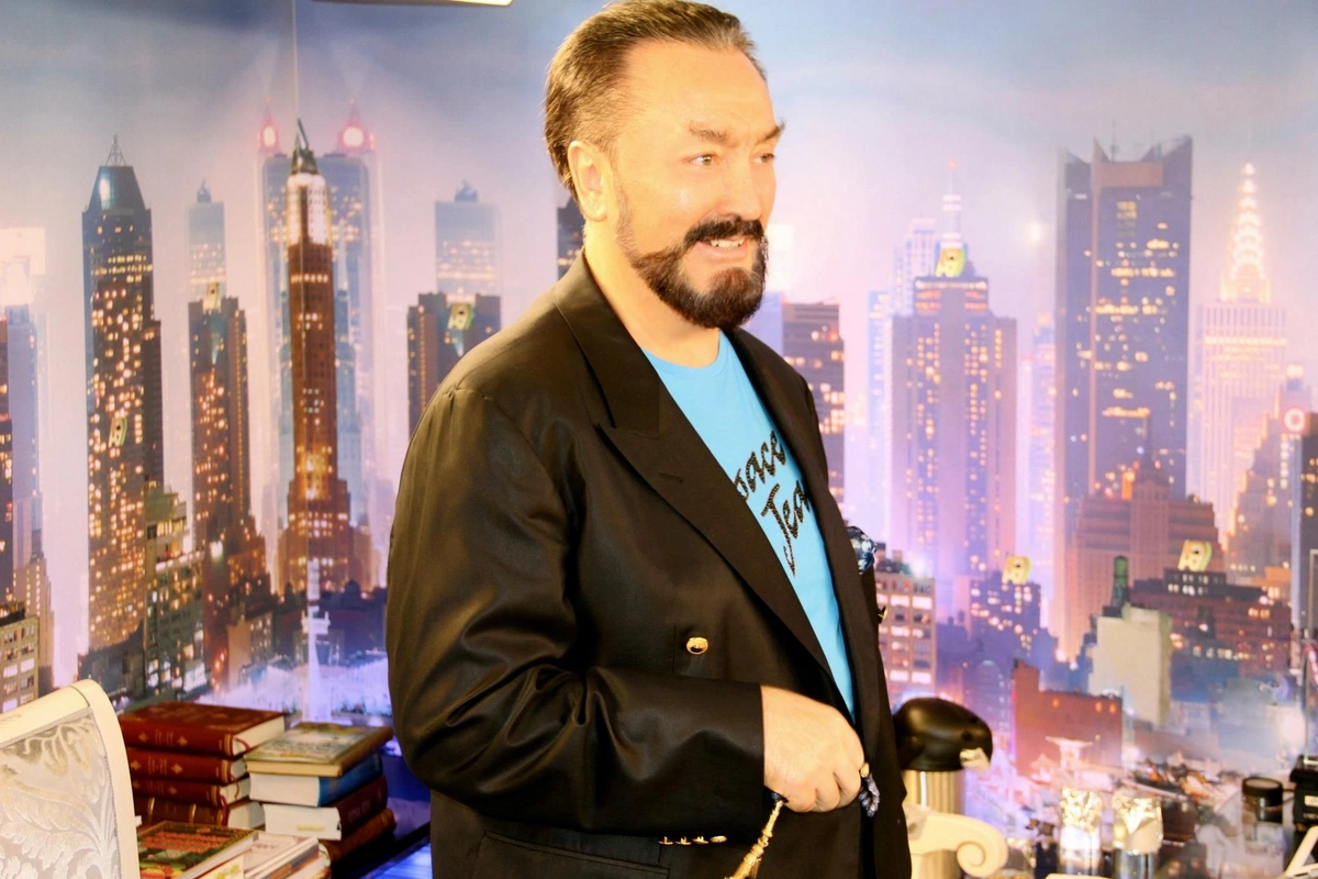 8463 il həbs edilən Adnan Oktarın SON HALI 8463 il həbs edilən Adnan Oktarın SON HALI