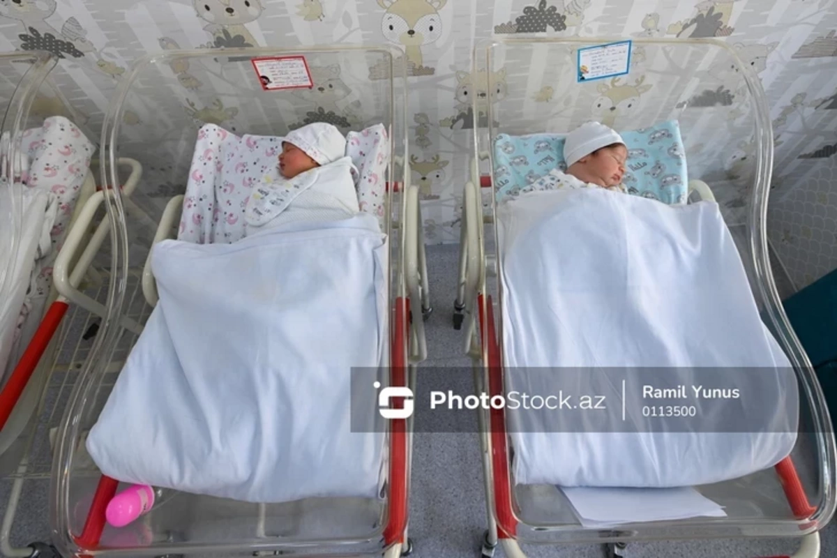 В Азербайджане меняются правила присвоения имен детям