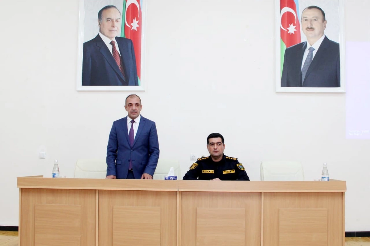 Xaçmaz Rayon Polis Şöbəsinin təşəbbüsü ilə pedaqoji kollektivlə görüş keçirilib Xaçmaz Rayon Polis Şöbəsinin təşəbbüsü ilə pedaqoji kollektivlə görüş keçirilib