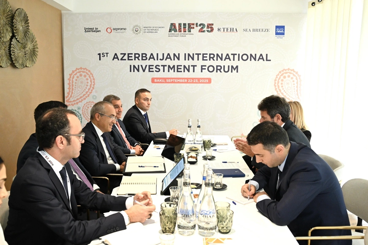Mikayıl Cabbarov Alkis Drakinos ilə görüşüb
