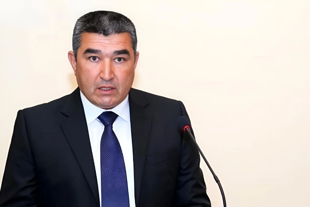 Etibar Pirverdiyevin qaynı saxta sənədlə torpağımızı satıb... Etibar Pirverdiyevin qaynı saxta sənədlə torpağımızı satıb...