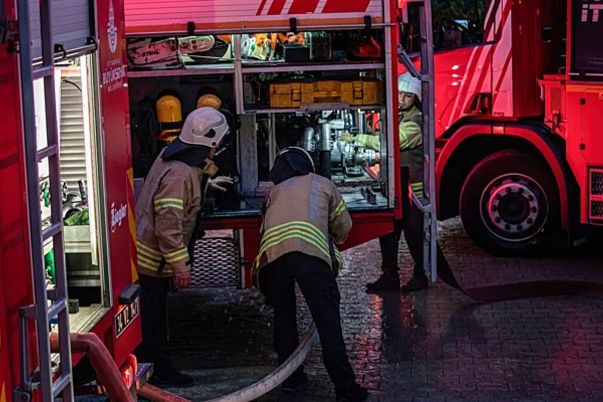 Türkiyədə neft emalı zavodunda baş vermiş partlayışda 12 nəfər xəsarət alıb Türkiyədə neft emalı zavodunda baş vermiş partlayışda 12 nəfər xəsarət alıb