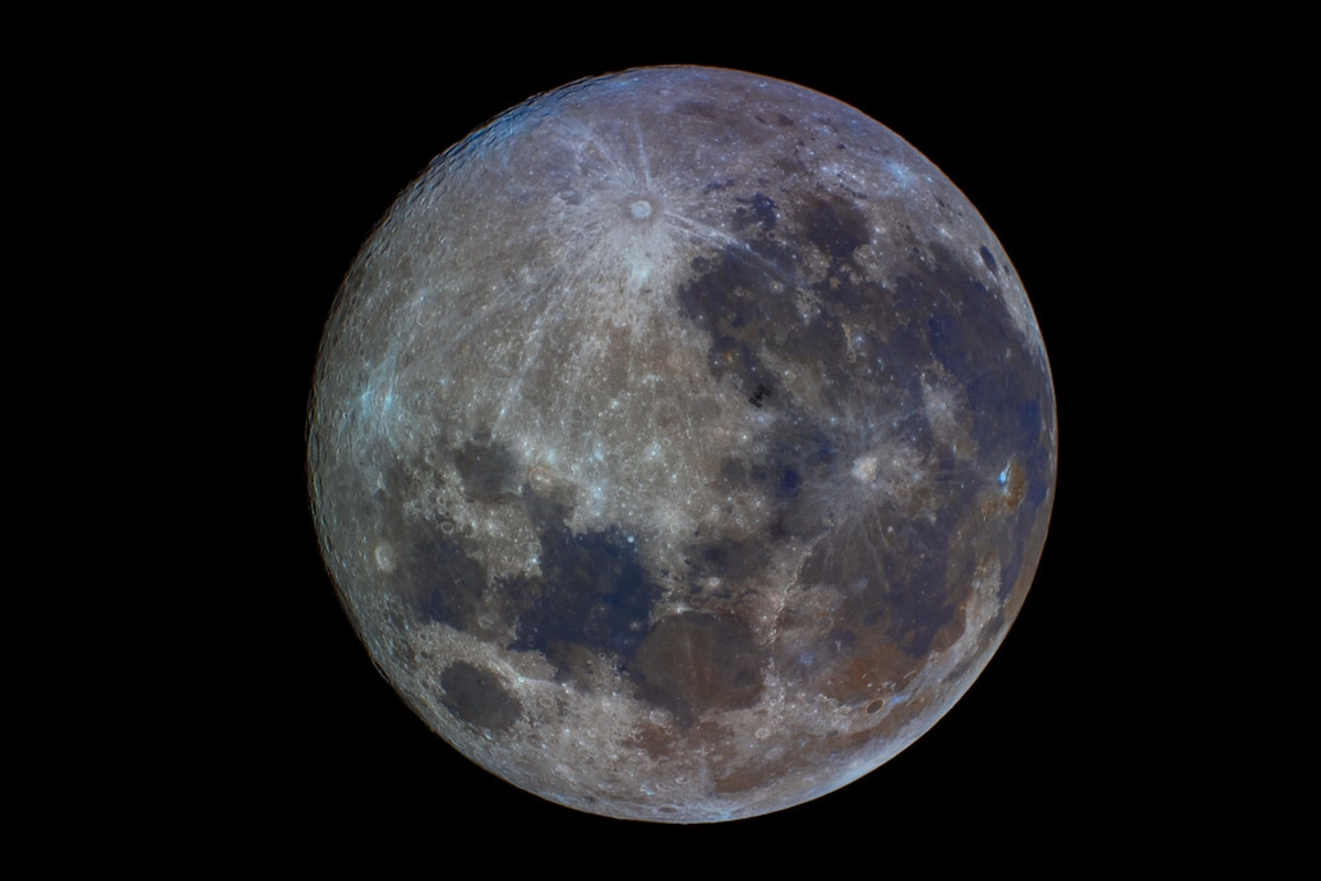 На Луне планируют построить отели