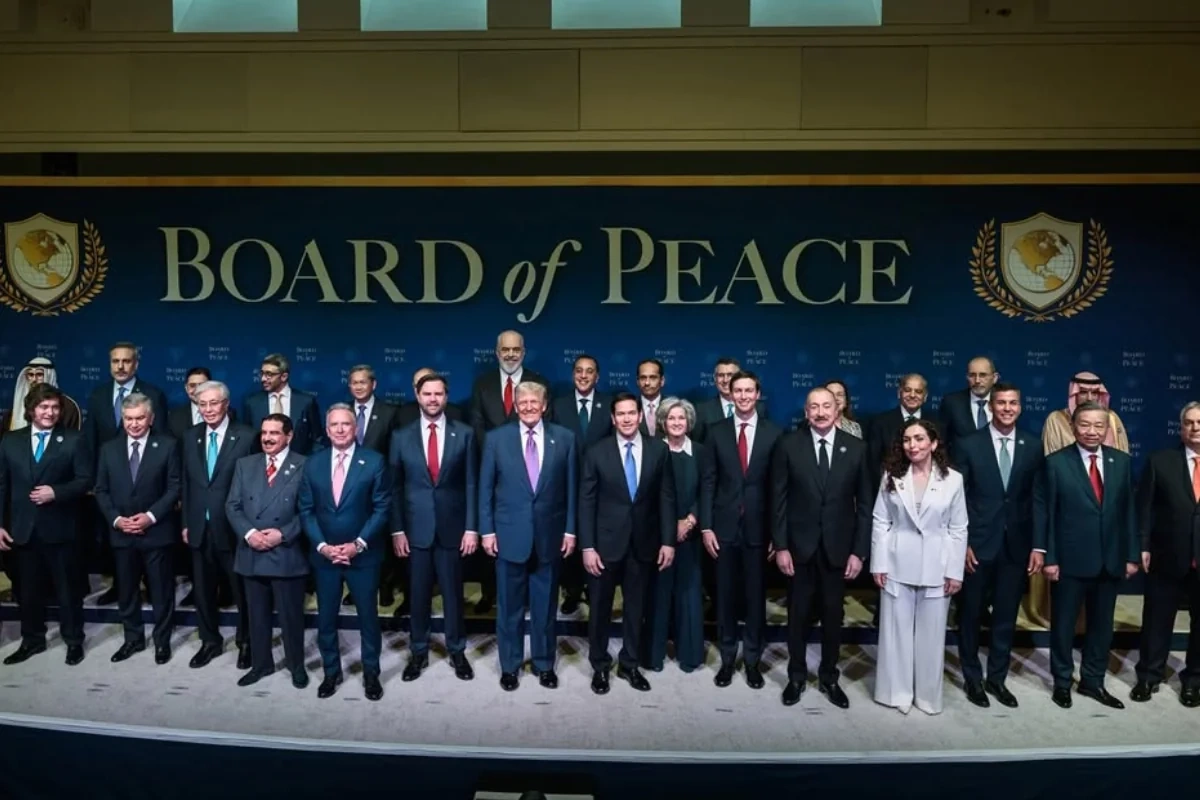 В аккаунтах Президента Азербайджана в соцсетях опубликованы кадры первого заседания Совета мира