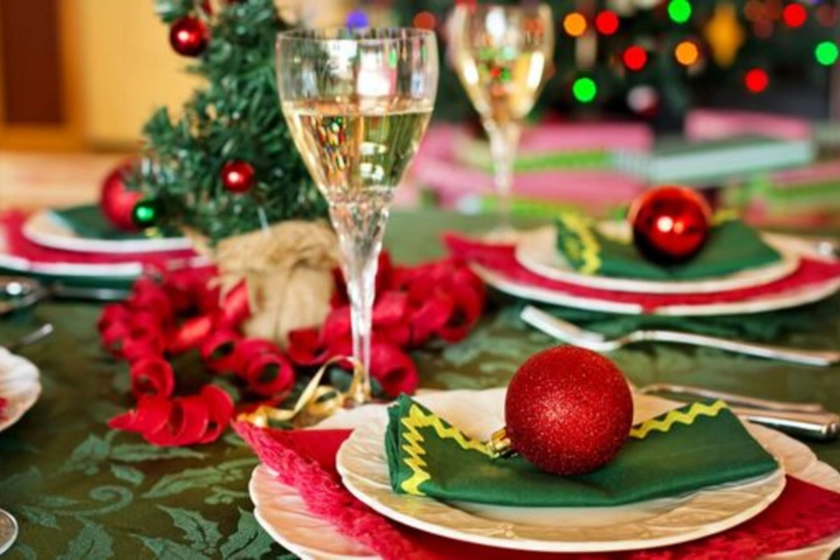 Какие напитки выбрать для новогоднего стола, рассказал врач