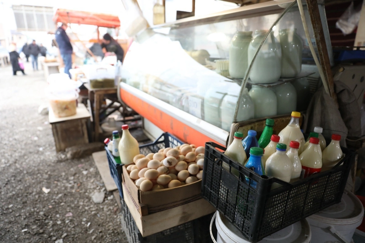 Bakının Nar Kəndli bazarında qayda pozuntuları aşkarlanıb