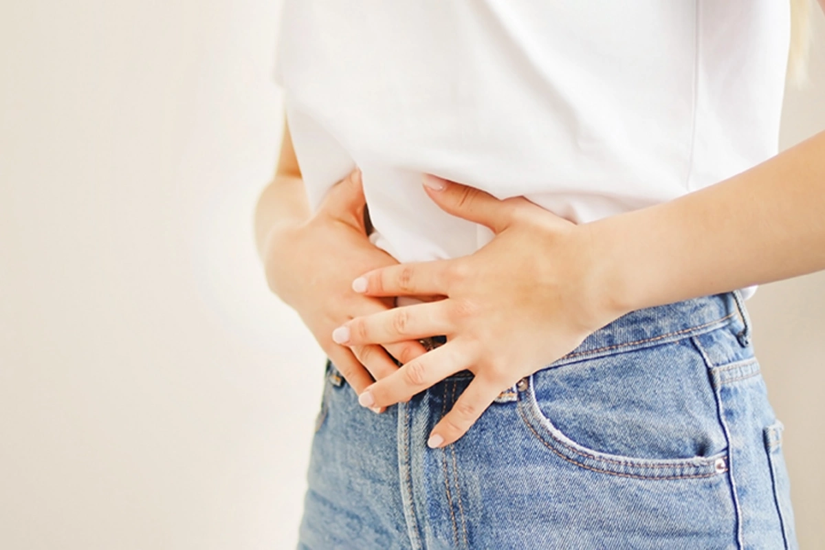 Тошнота и боль в животе могут быть признаками сердечного приступа у женщин