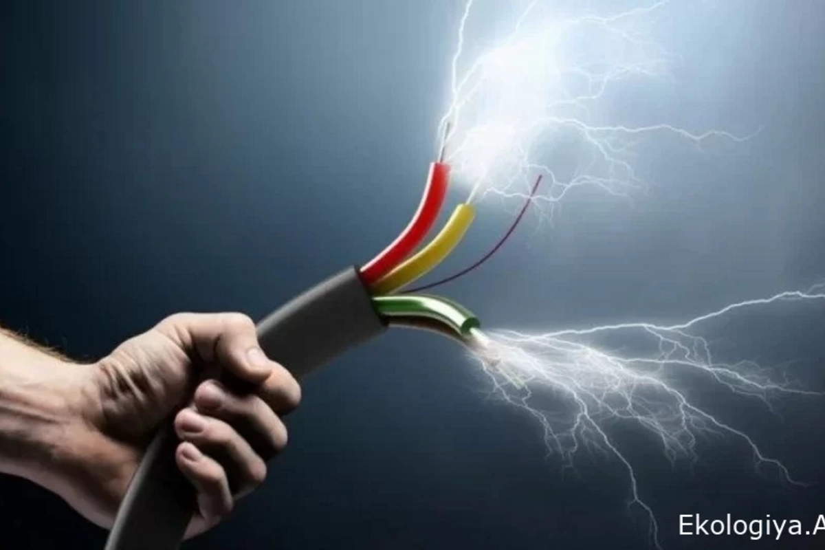 Biləsuvarda 25 yaşlı kişini elektrik cərəyanı vuraraq öldürüb