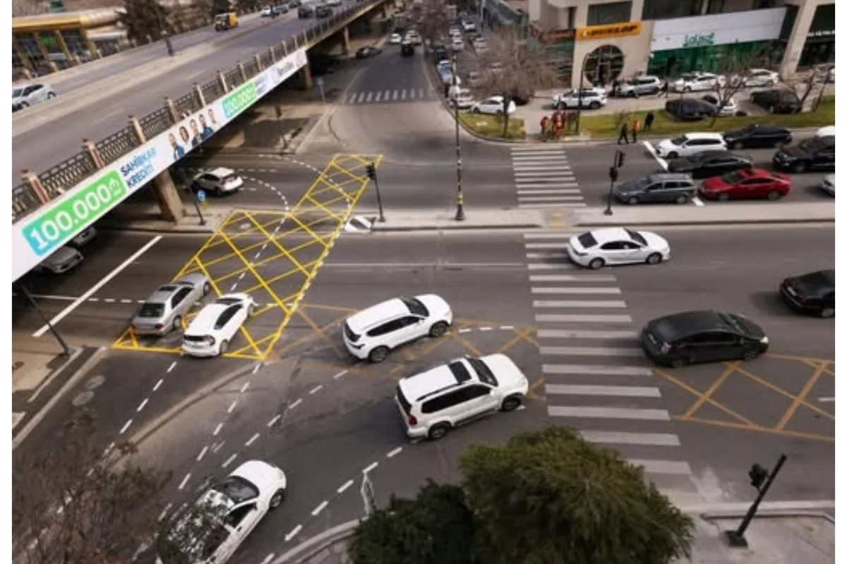 Bakıda Tbilisi prospektində nəqliyyat vasitələrinin hərəkəti asanlaşdırılıb