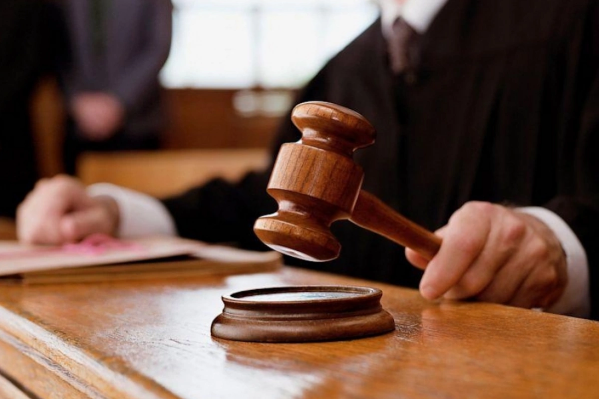 Dostunu işə düzəltmək adı ilə aldatdı, altı min manat aldı Dostunu işə düzəltmək adı ilə aldatdı, altı min manat aldı