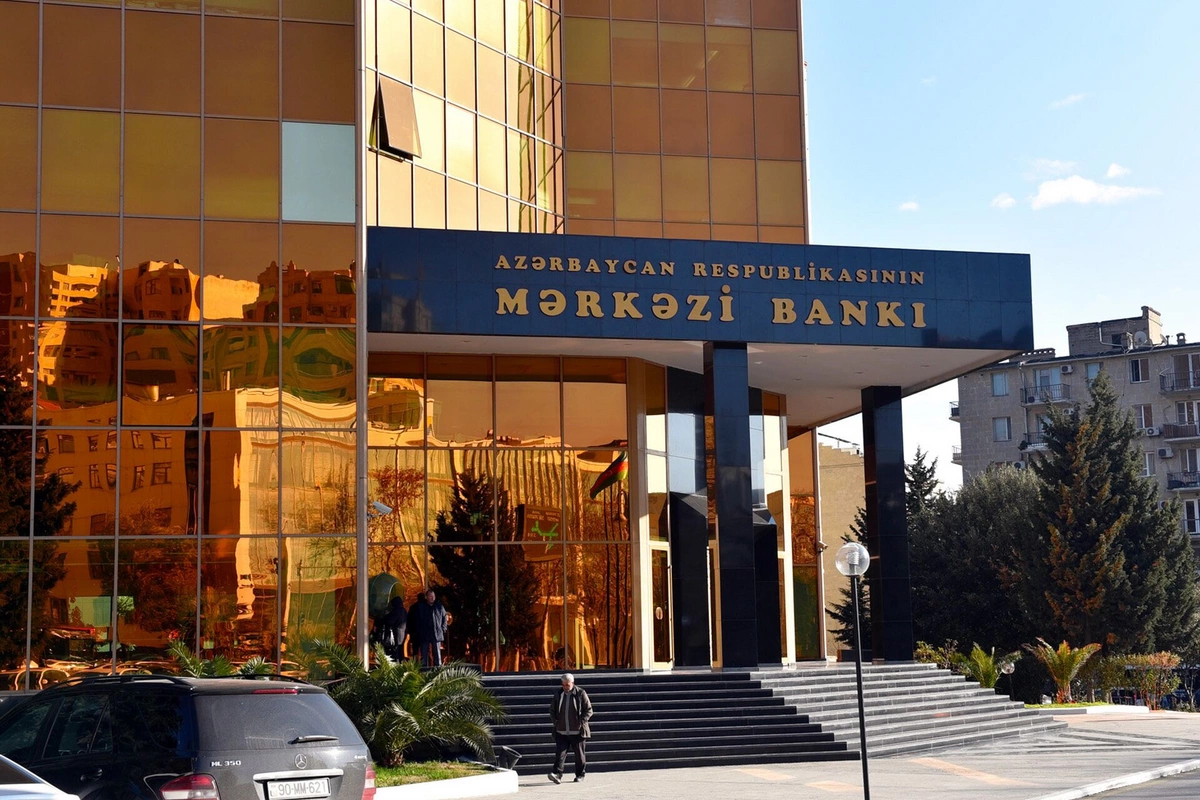 AMB: 6 ayda nağd xarici valyutanın alışı satışını 482 milyon dollar üstələyib