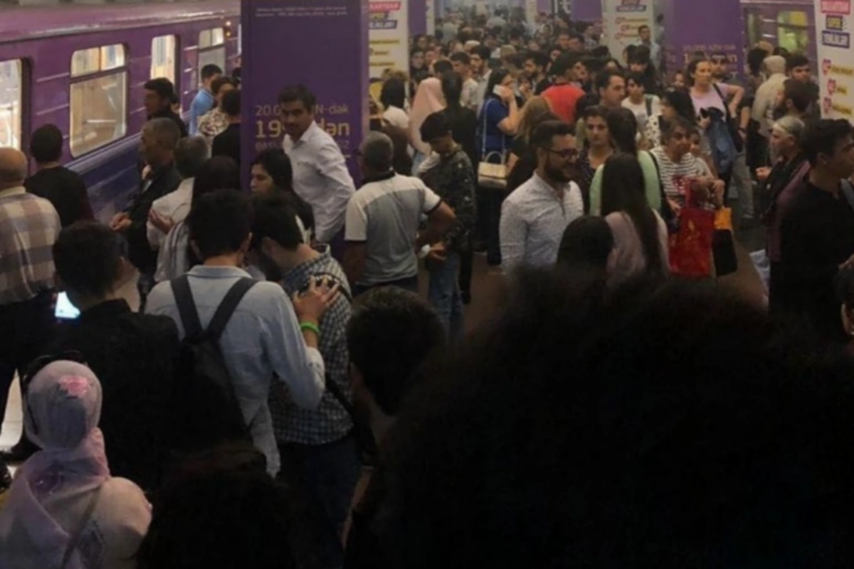 Bakı metrosunda dava: 4 nəfər saxlanıldı Bakı metrosunda dava: 4 nəfər saxlanıldı