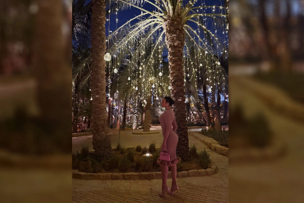 Ronaldo's bride showed off her figure in a tight dress with fur trim