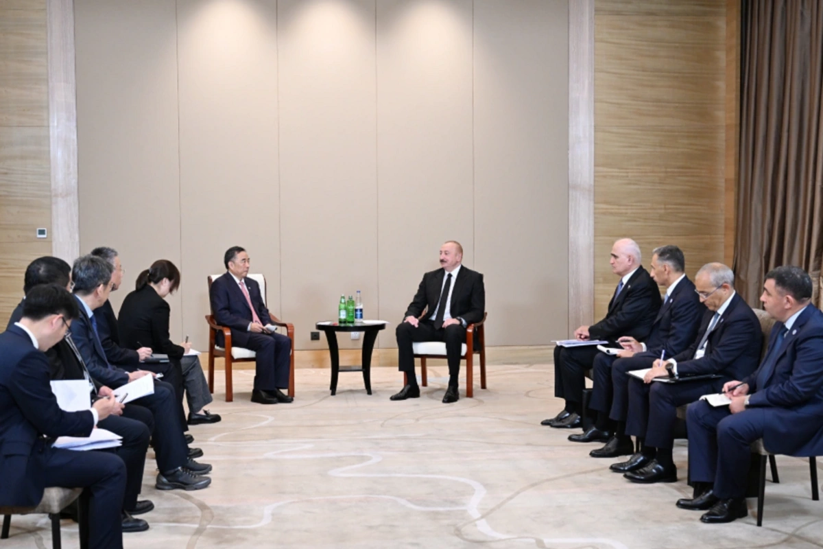 The President met with the chairman of CCCC company in Tianjin The President met with the chairman of CCCC company in Tianjin