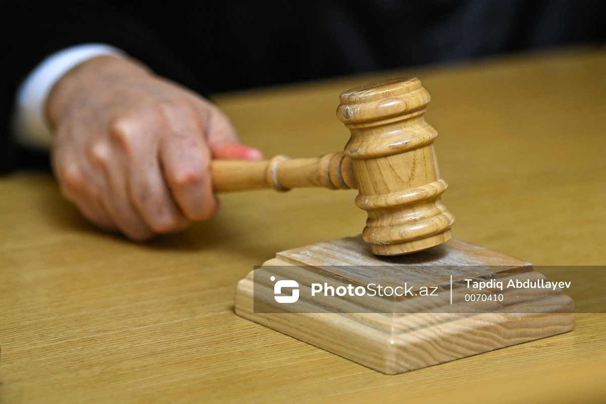 Tiktoker Bəniz məhkəmədə prokurorun suallarını cavablandırıb