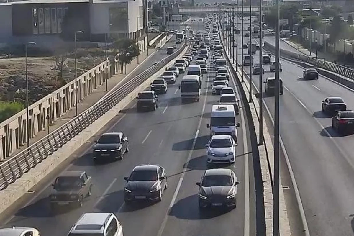 Bakıda bir neçə istiqamətdə sıxlıq müşahidə edilir