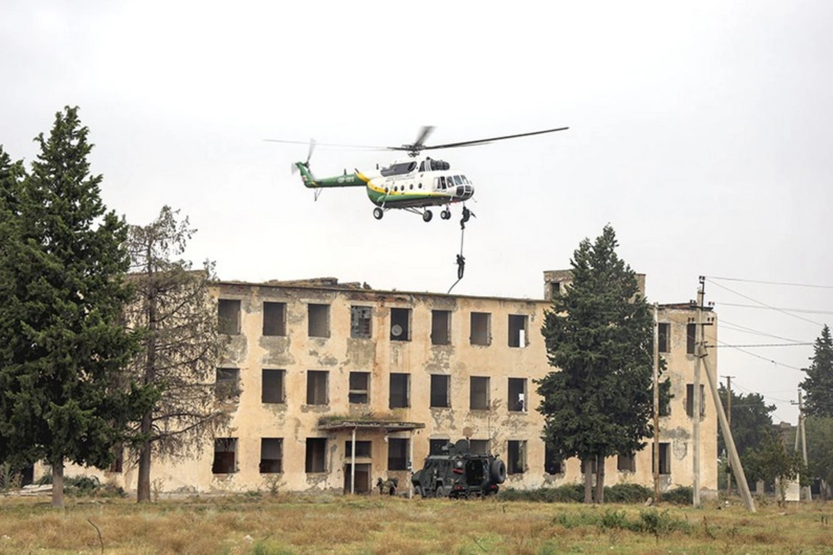 Azərbaycan, Türkiyə və Gürcüstan hərbçilərinin komanda-qərargah təlimi başa çatıb Azərbaycan, Türkiyə və Gürcüstan hərbçilərinin komanda-qərargah təlimi başa çatıb