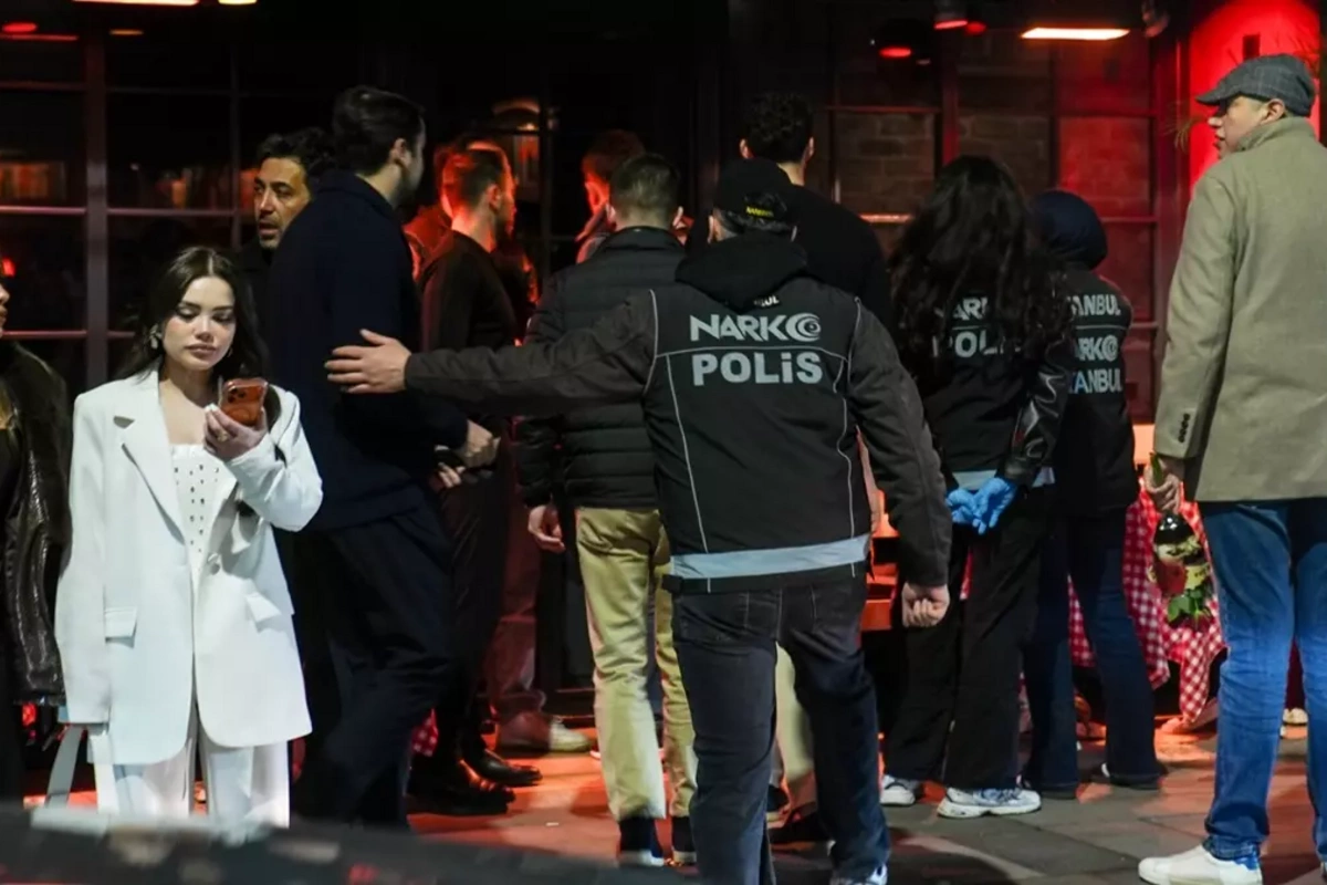 Məşhurlara qarşı narkotik əməliyyatı davam edir: 17 nəfər saxlanıldı