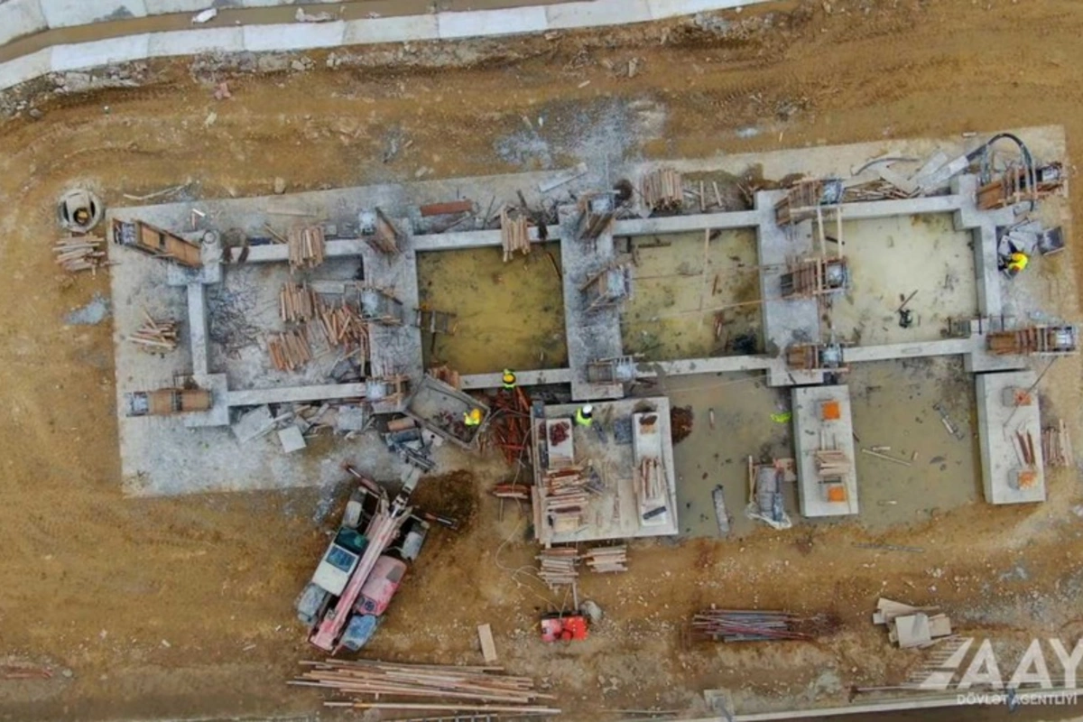 Böyükşor-Pirşağı avtomobil yolunda yeni yerüstü piyada keçidləri inşa edilir Böyükşor-Pirşağı avtomobil yolunda yeni yerüstü piyada keçidləri inşa edilir