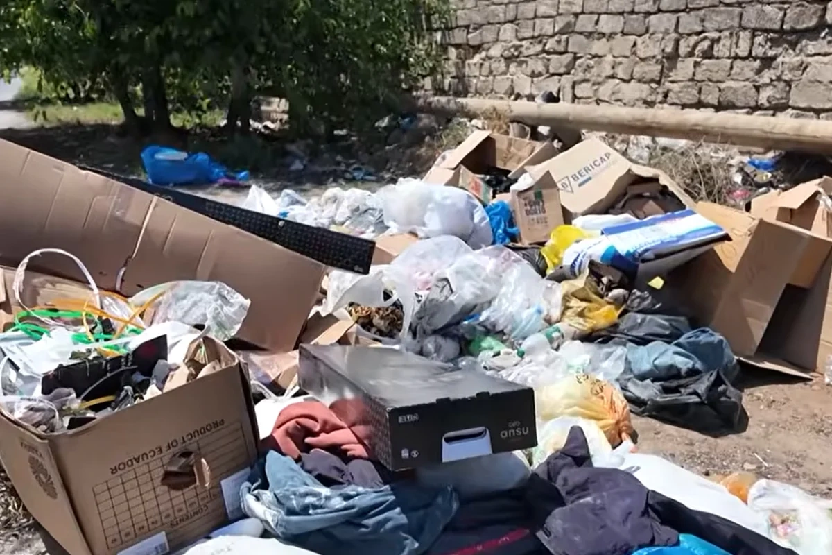 Maştağada biabırçı mənzərə: Gətirib motosikletlə boşaldırlar, xəstəlik yaradır
