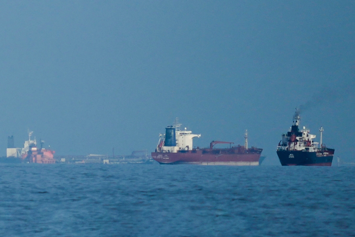 Ötən gün Hörmüz boğazından 20-dən çox gəmi keçib