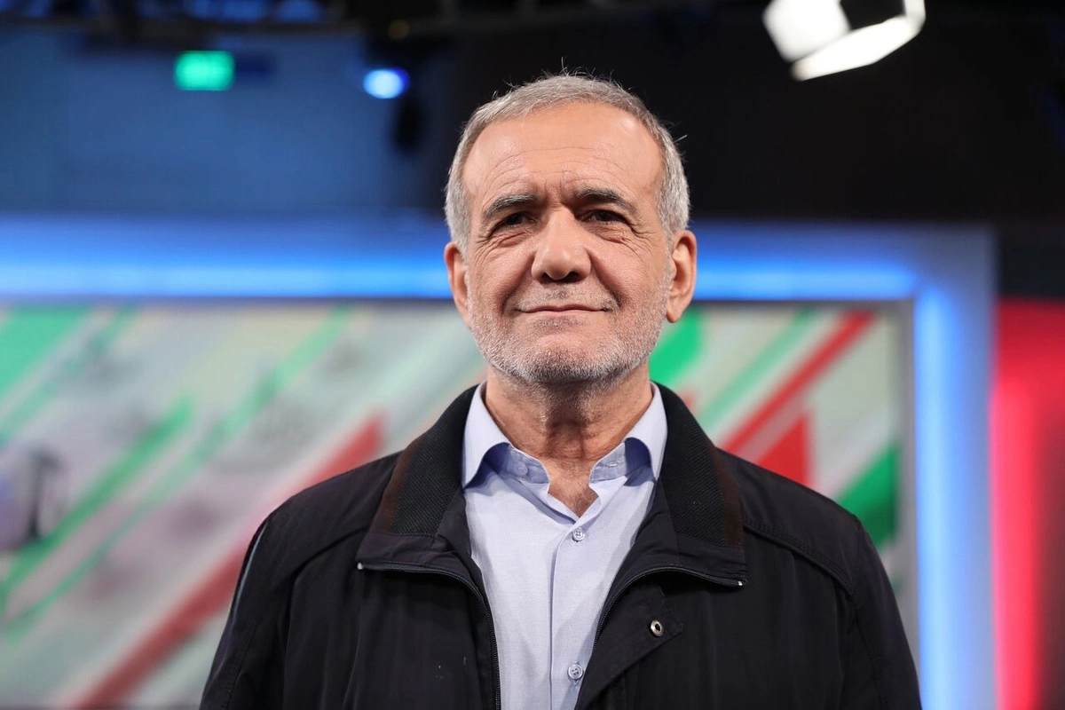 Pezeshkian joked with a journalist in the Azerbaijani language