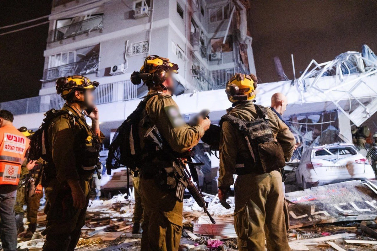 İranın İsrailə raket hücumu: 15 nəfər ölüb, 385 şəxs yaralanıb İranın İsrailə raket hücumu: 15 nəfər ölüb, 385 şəxs yaralanıb