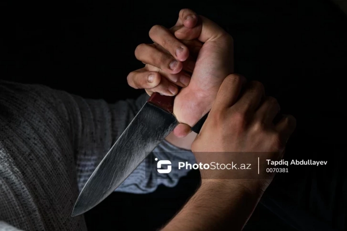 В Азербайджане мужчину пырнули ножом: подозревается его сын В Азербайджане мужчину пырнули ножом: подозревается его сын
