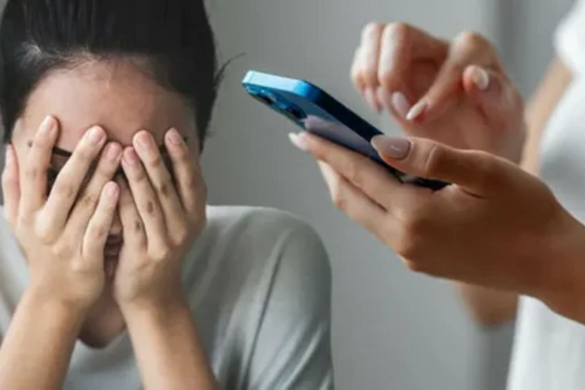 В Азербайджане ростовщица шантажировала должников публикациями у известного блогера