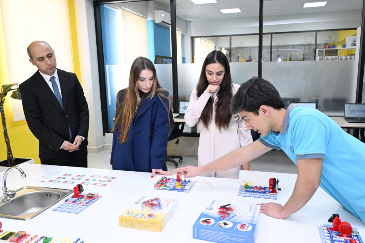 Leyla Əliyeva və Alena Əliyeva Gəncədə STEAM mərkəzində və 37 nömrəli tam orta məktəbdə olublar