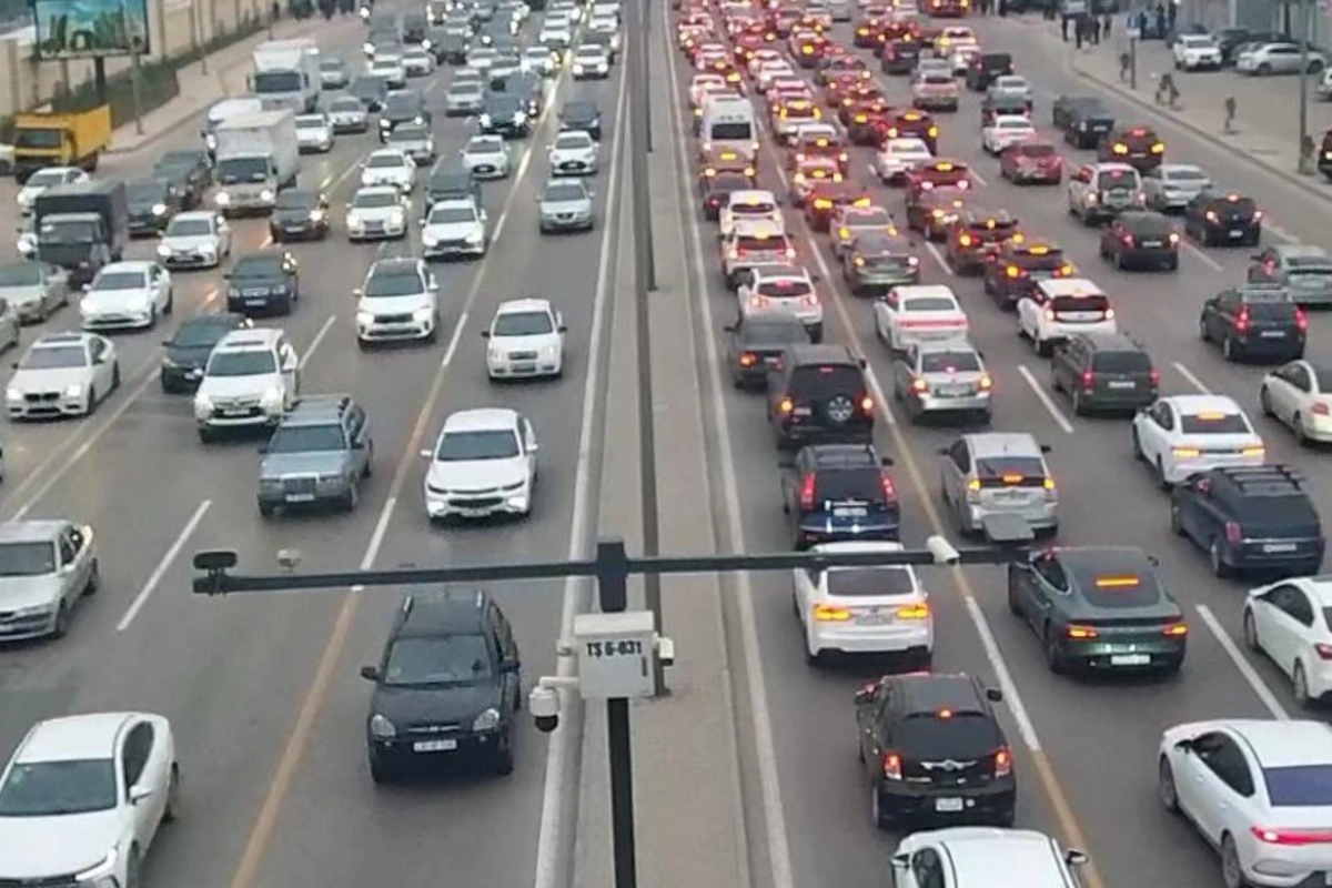 Bakıdakı tıxaclar insanları ölümə aparır