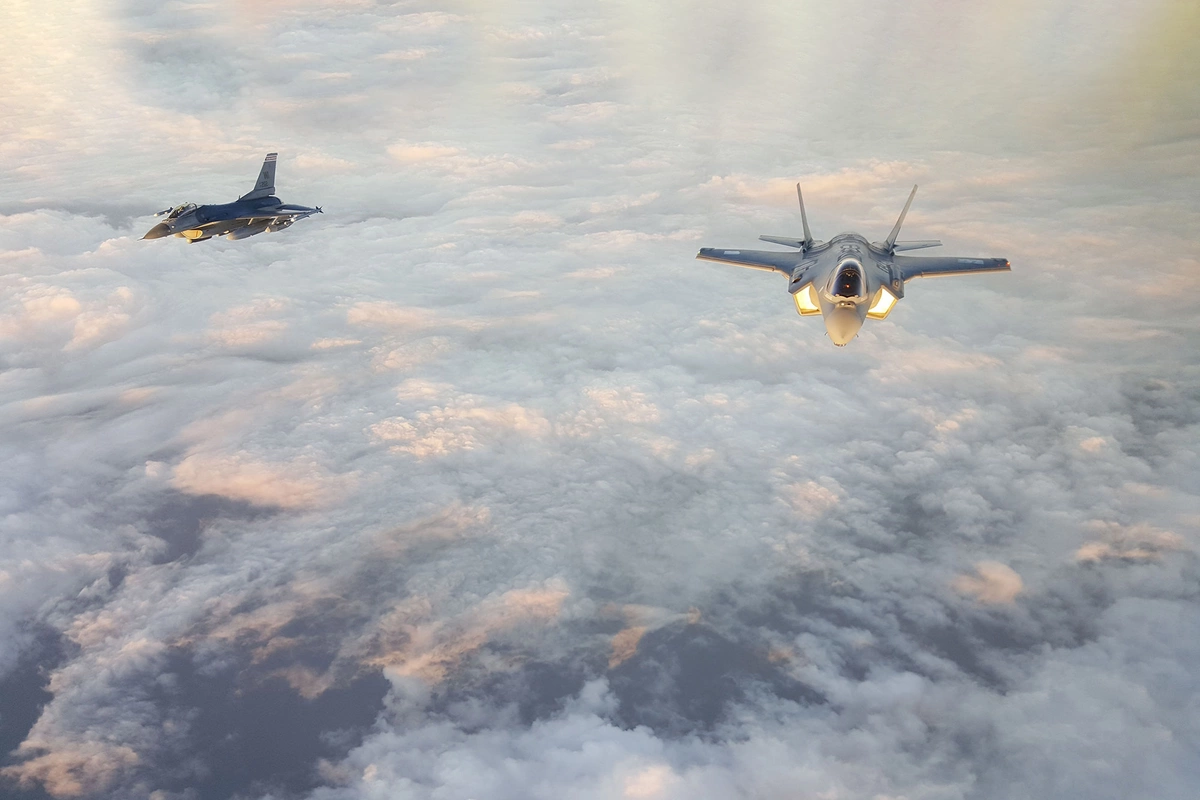 ABŞ-yə məxsus F-16 qırıcı təyyarəsi qəzaya uğradı