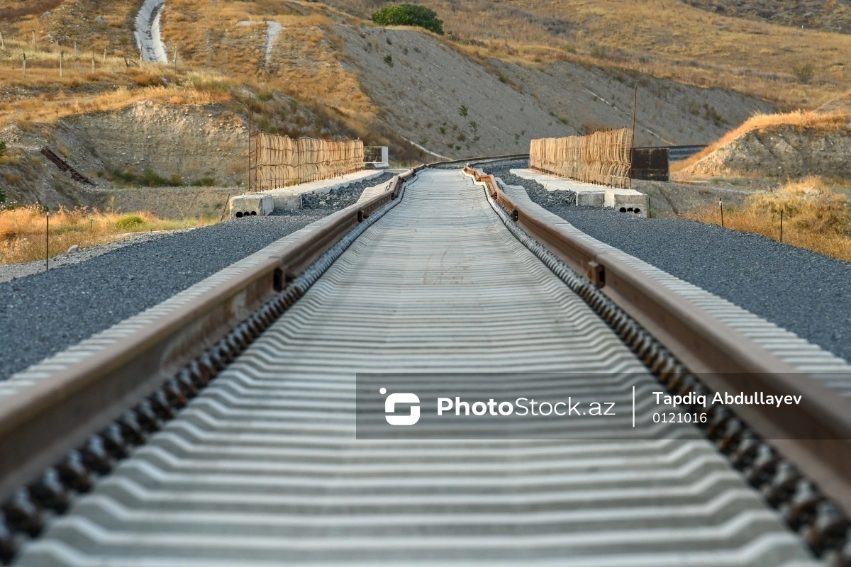 Sədərəkdə tarixi görüş: Bakıdan İrəvana qatar xətti açılacaq?