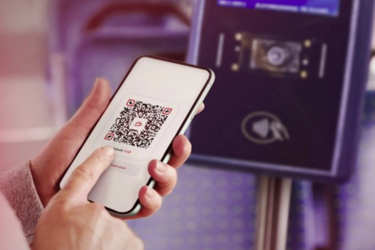 Почему пассажиры теряют деньги при оплате проезда по QR-коду?