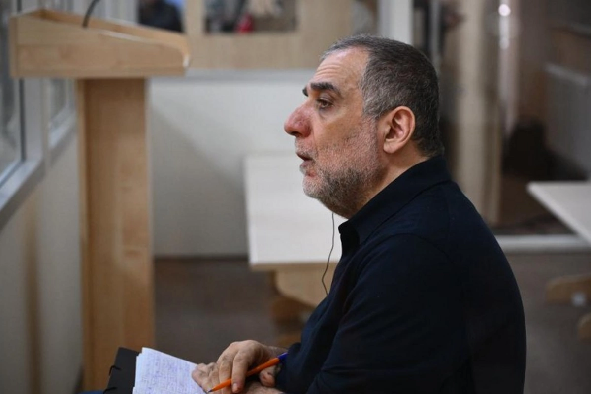 Ruben Vardanyanın məhkəməsində zərərçəkmiş şəxslərin ifadələri dinlənilib Ruben Vardanyanın məhkəməsində zərərçəkmiş şəxslərin ifadələri dinlənilib