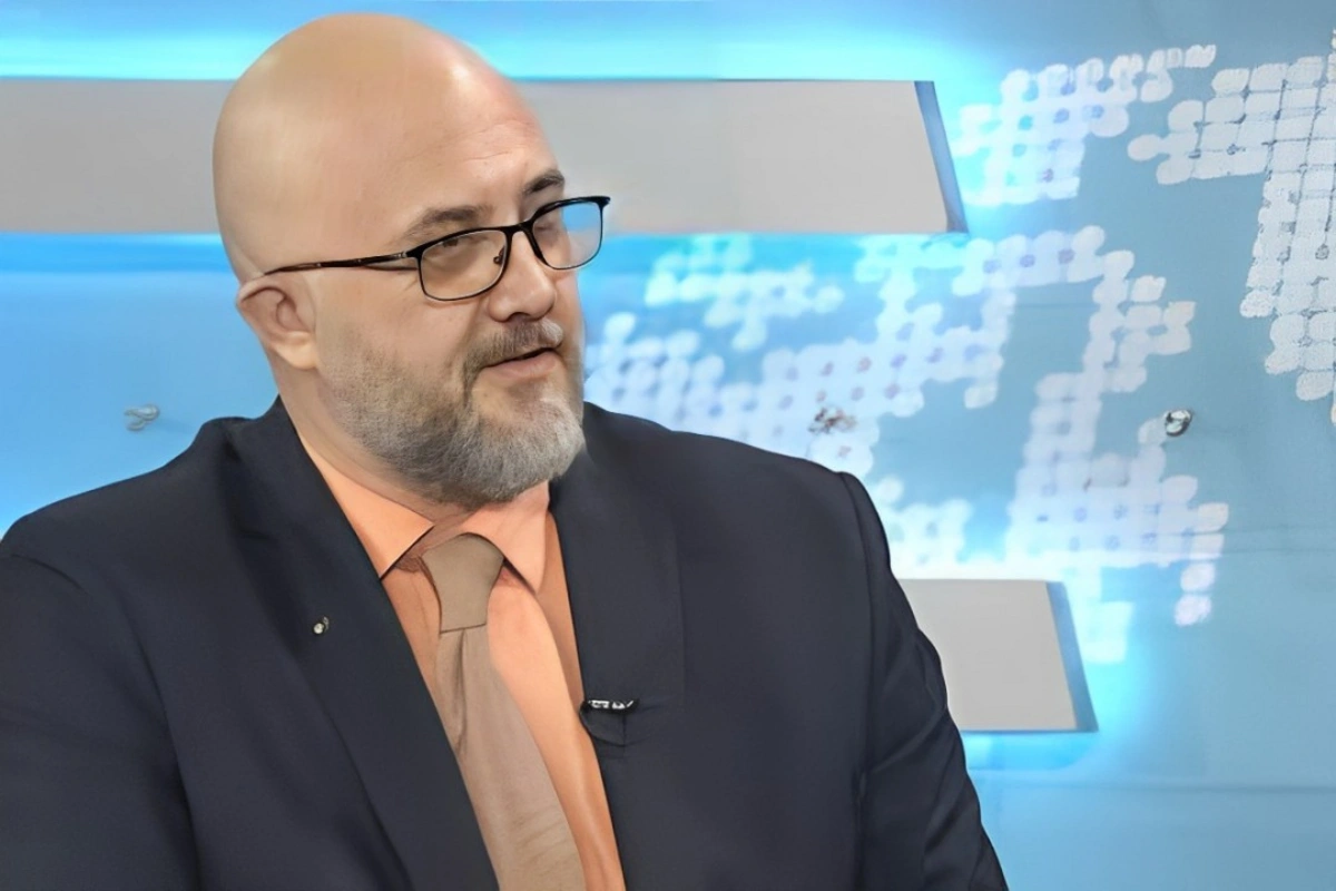 Rusiyalı politoloq AZAL təyyarəsinin qəzasından danışdı: Hadisədən istifadə etməyə çalışdılar Rusiyalı politoloq AZAL təyyarəsinin qəzasından danışdı: Hadisədən istifadə etməyə çalışdılar