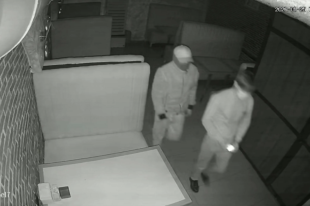 Bakıda 2 nəfər kafedən oğurluq etdi - ANBAAN VİDEO