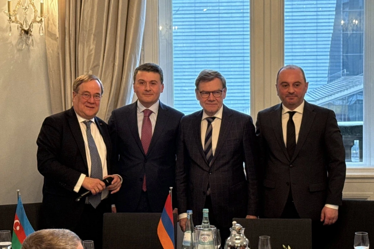 Almaniya XİN başçısı azərbaycanlı və ermənistanlı səfirlərlə bir arada
