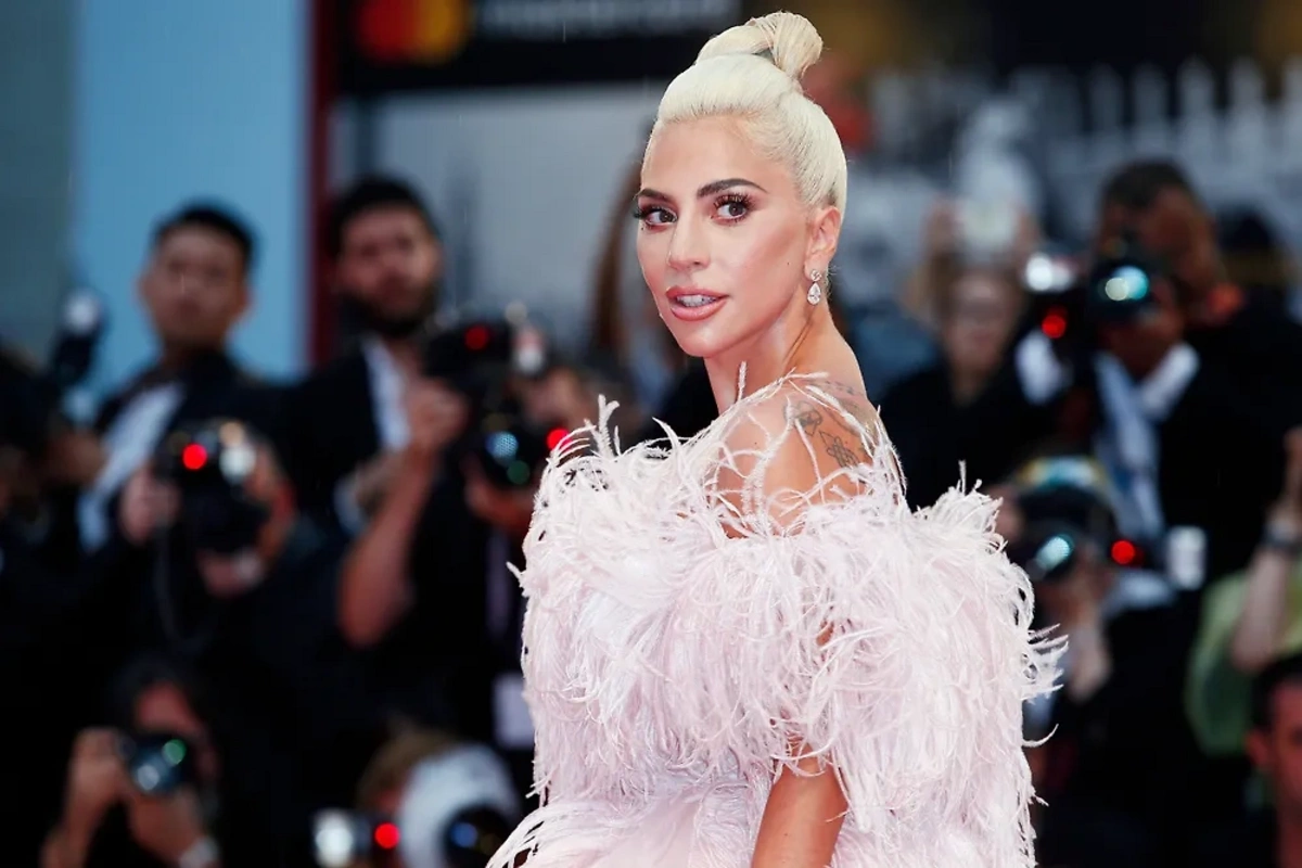 The Guinness Book of Records recognized Lady Gaga's concert in Rio as the most massive in the world