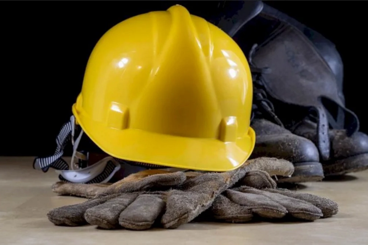 Fəhlə iş zamanı həyatını itirdi