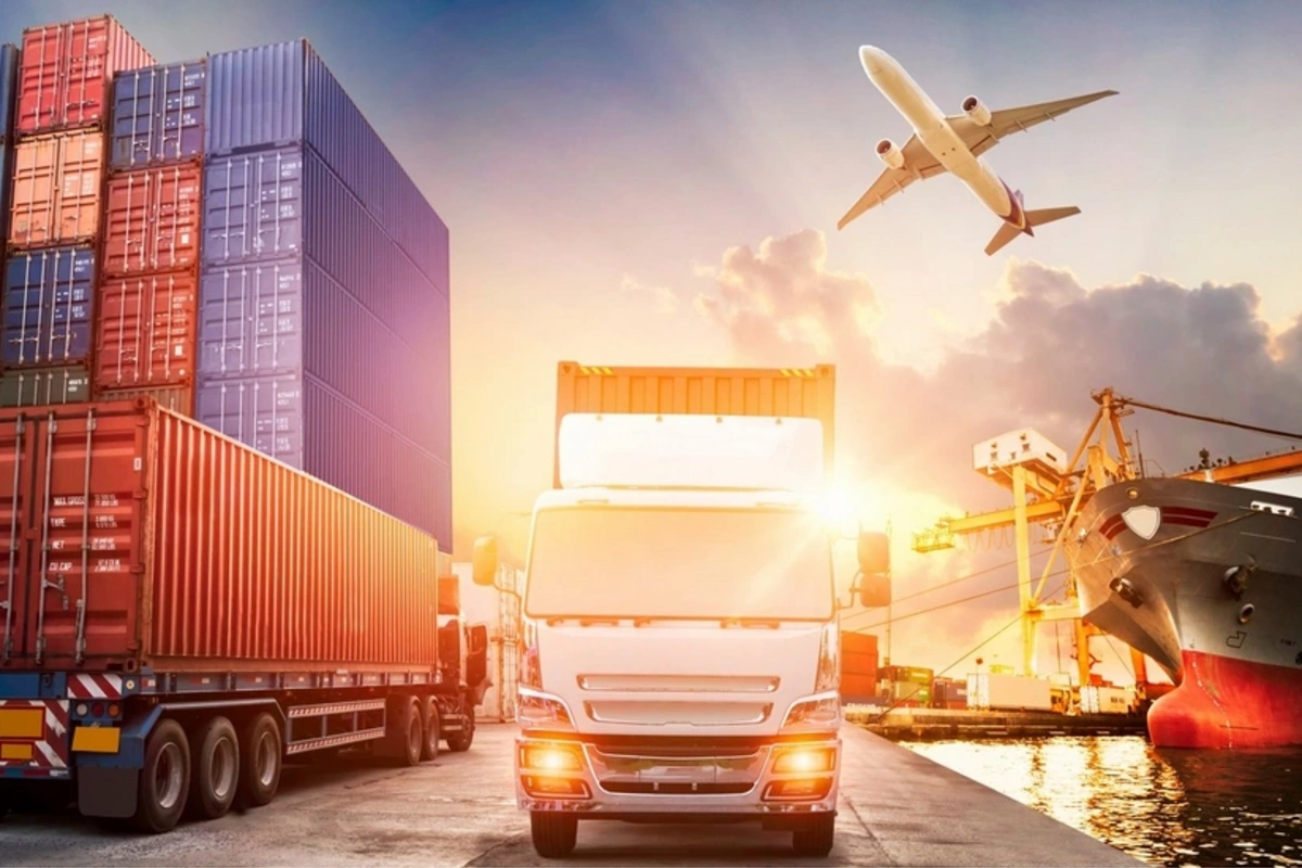 IRU Azərbaycan və Türkiyəyə sərhəddə yük daşımaları üçün yaşıl zolaqlar yaratmağı tövsiyə edir