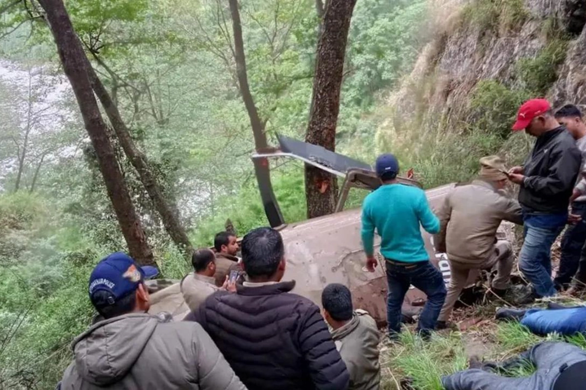 Hindistanda helikopter qəzası: 5 nəfər həyatını itirdi