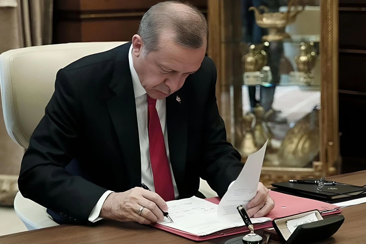 Ərdoğan nazirliyin 29 yüksək vəzifəli məmurunu vəzifədən azad edib