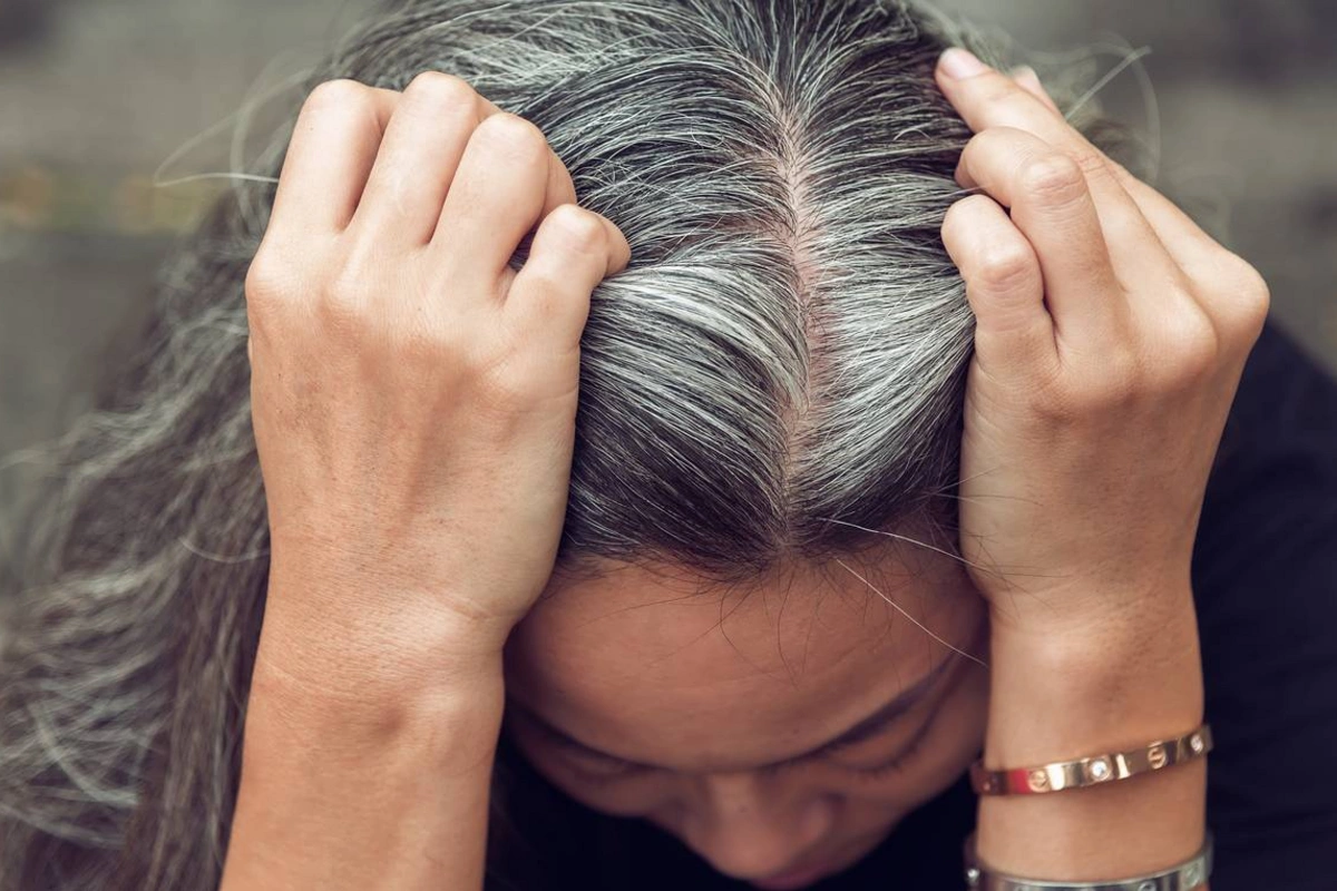 Названы главные причины появления преждевременной седины
