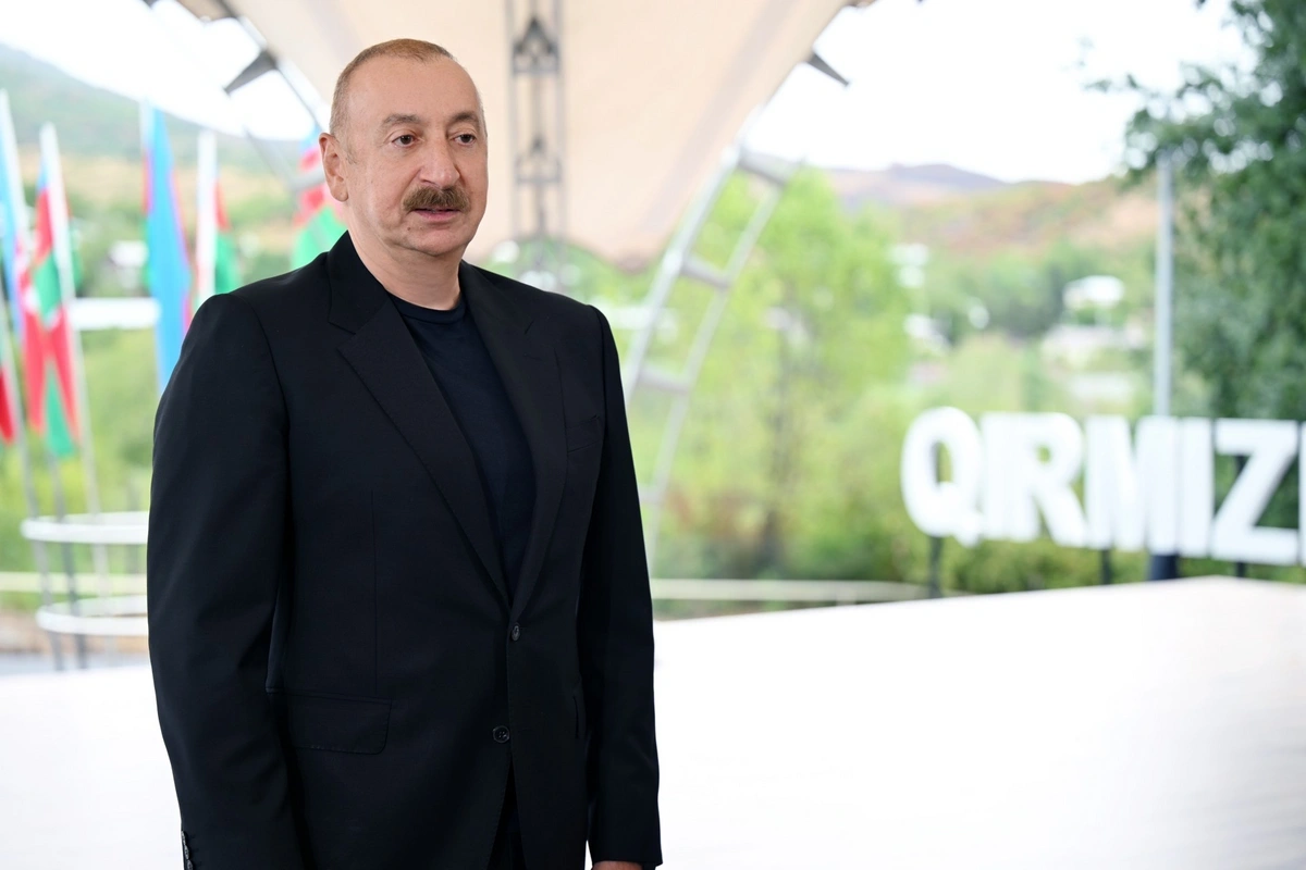 President Ilham Aliyev met with residents of the settlements of Gyrmyzy Bazar, Hadrut and the village of Sos President Ilham Aliyev met with residents of the settlements of Gyrmyzy Bazar, Hadrut and the village of Sos