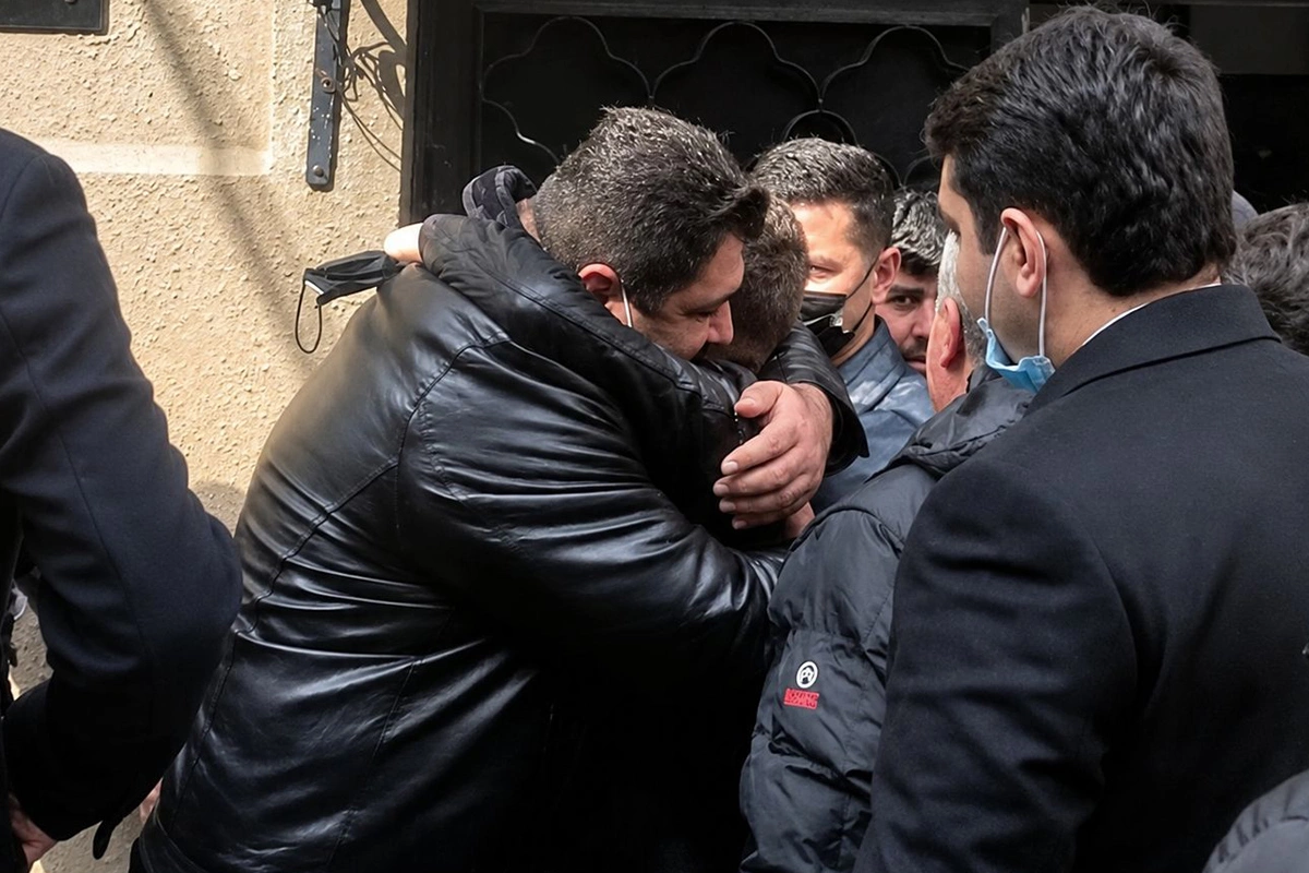 Bəraət alan gömrükçüyə 5 min manat təzminat kəsildi - Amma işinə qaytarılmadı