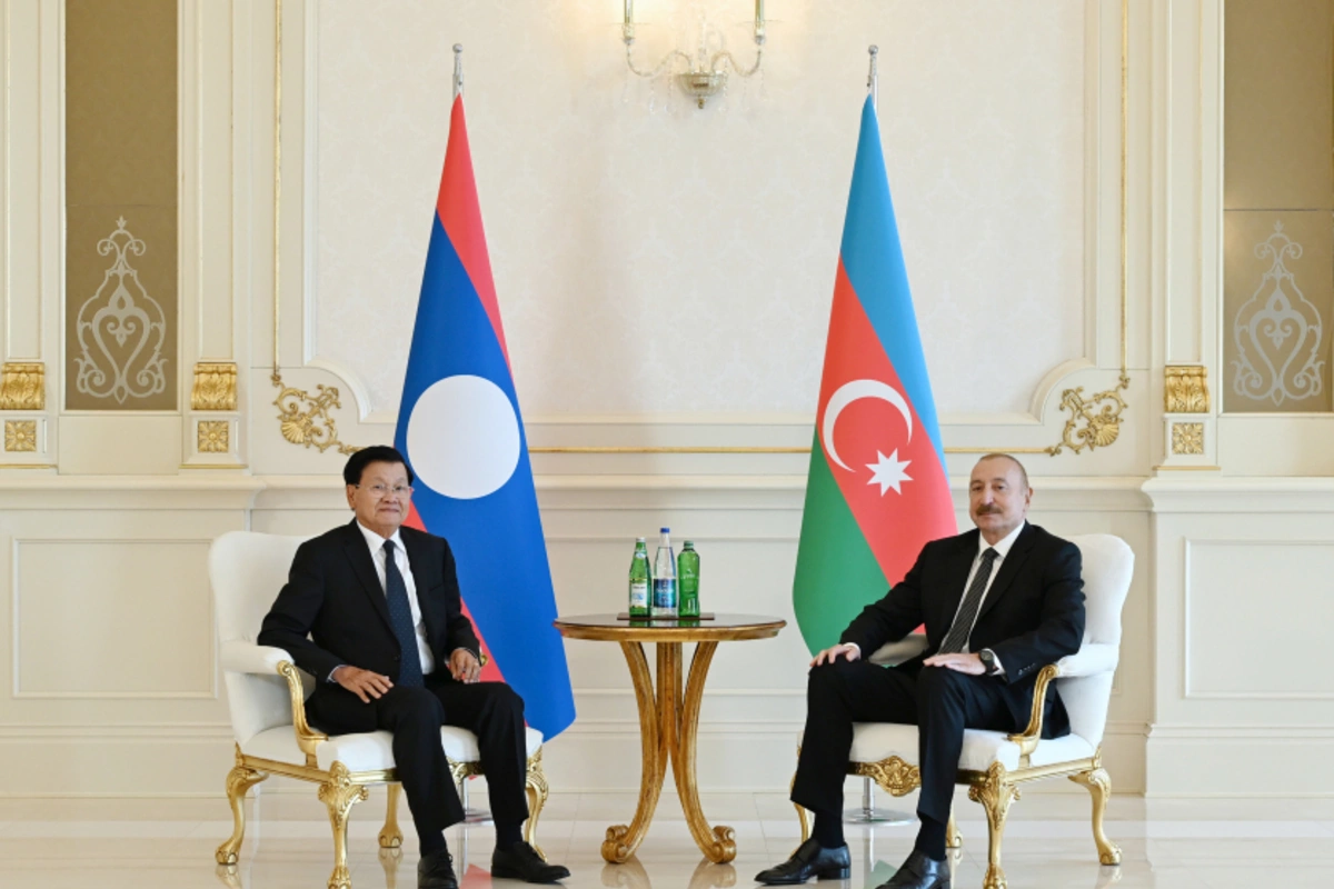 A one-on-one meeting between Ilham Aliyev and Thongloun Sisoulith took place