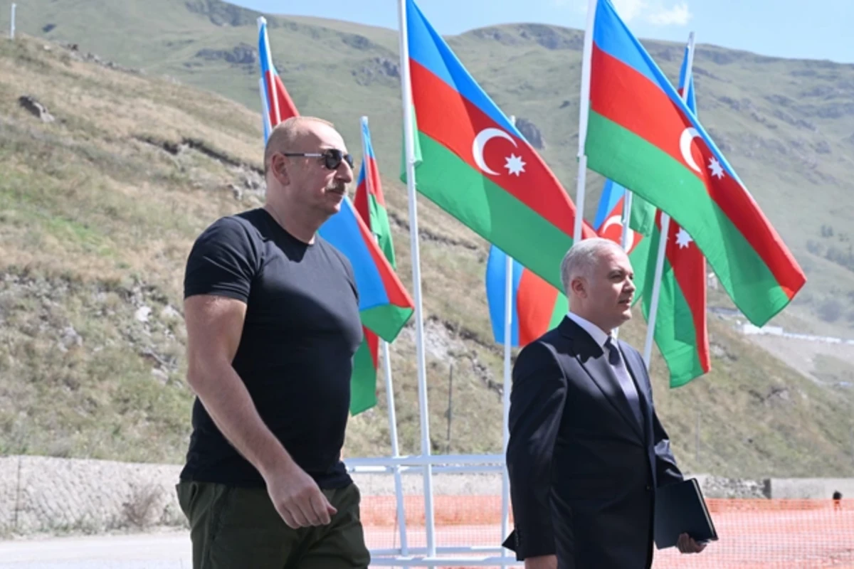Президент Ильхам Алиев заложил фундамент поселка Истису Кельбаджарского района Президент Ильхам Алиев заложил фундамент поселка Истису Кельбаджарского района